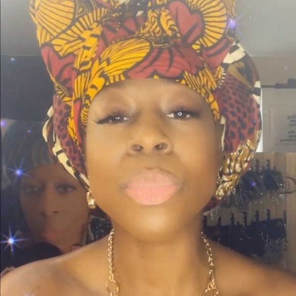 Meet your Posher, Nichole - Picture 8 of 14